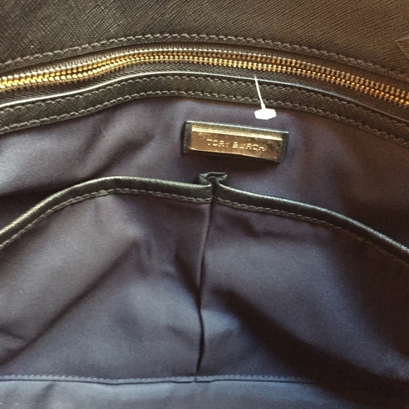 Tory Burch Medium 'Robinson' Tote Black Saffiano - Picture 8 of 8